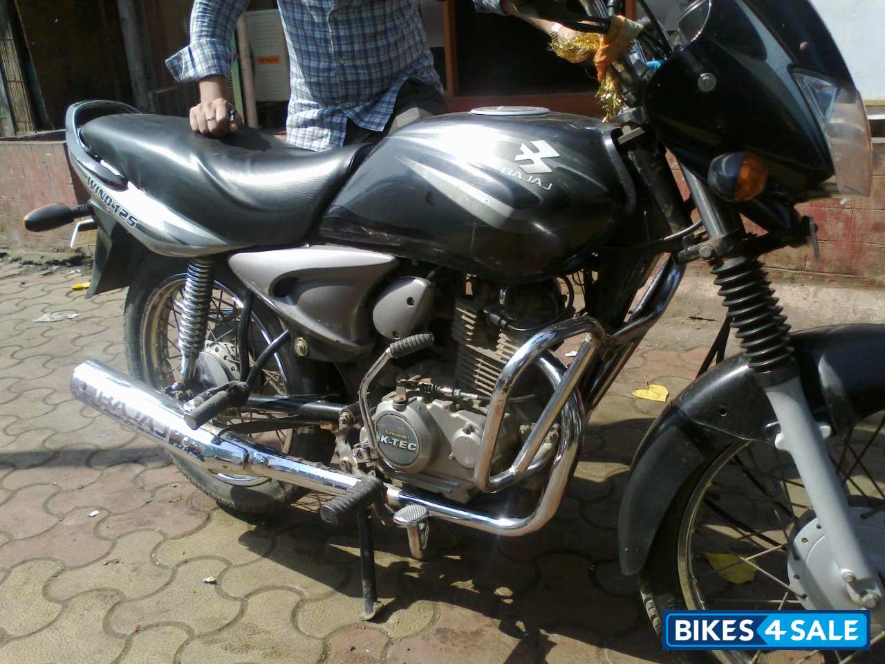 Grey Bajaj Wind 125