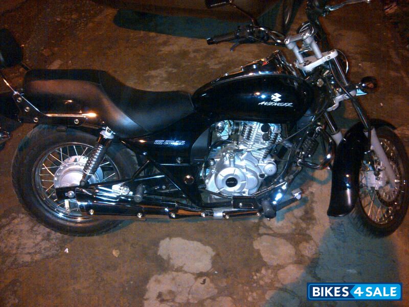 Bajaj Avenger 220 DTS-i