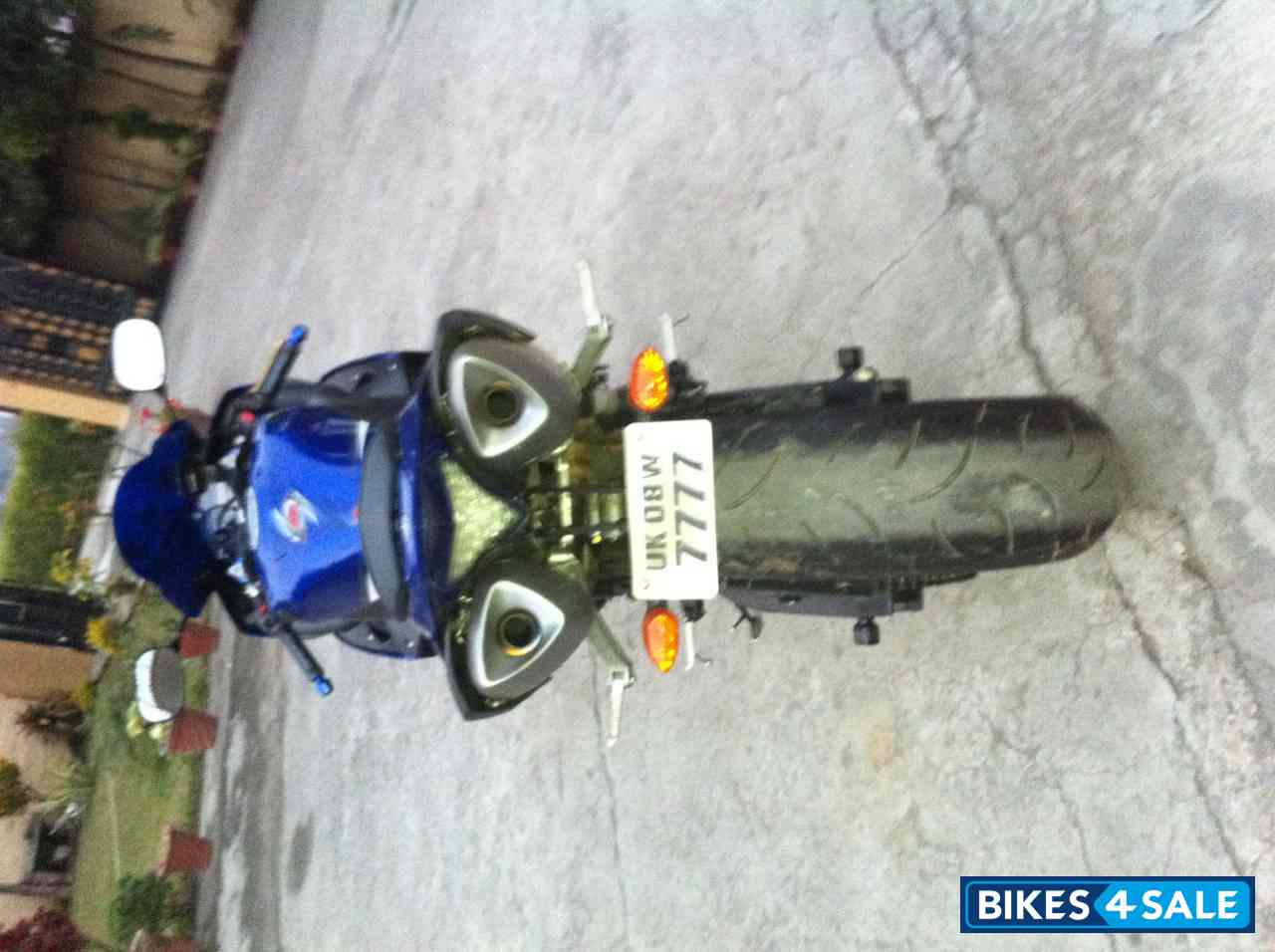 Blue Yamaha YZF R1 Blue Yamaha YZF R1