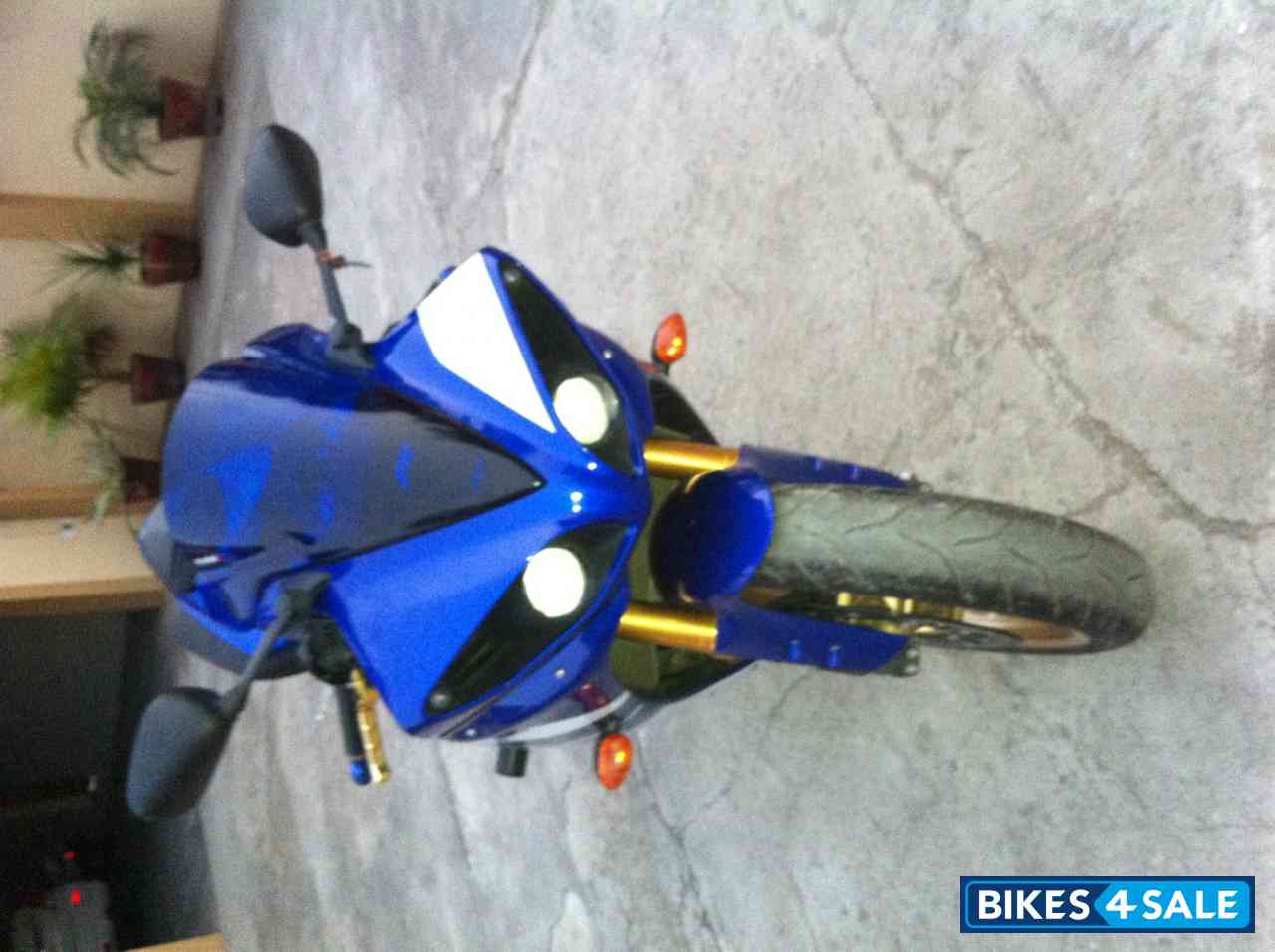 Blue Yamaha YZF R1 Blue Yamaha YZF R1