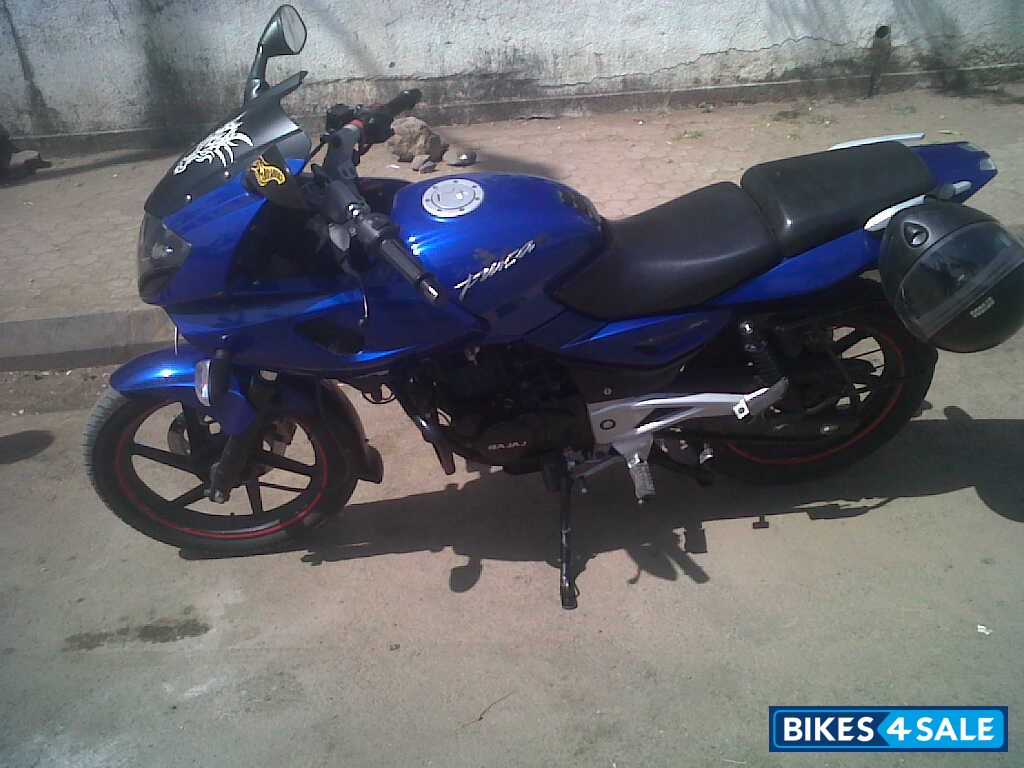 Blue Bajaj Pulsar 220 DTSi Blue Bajaj Pulsar 220 DTSi