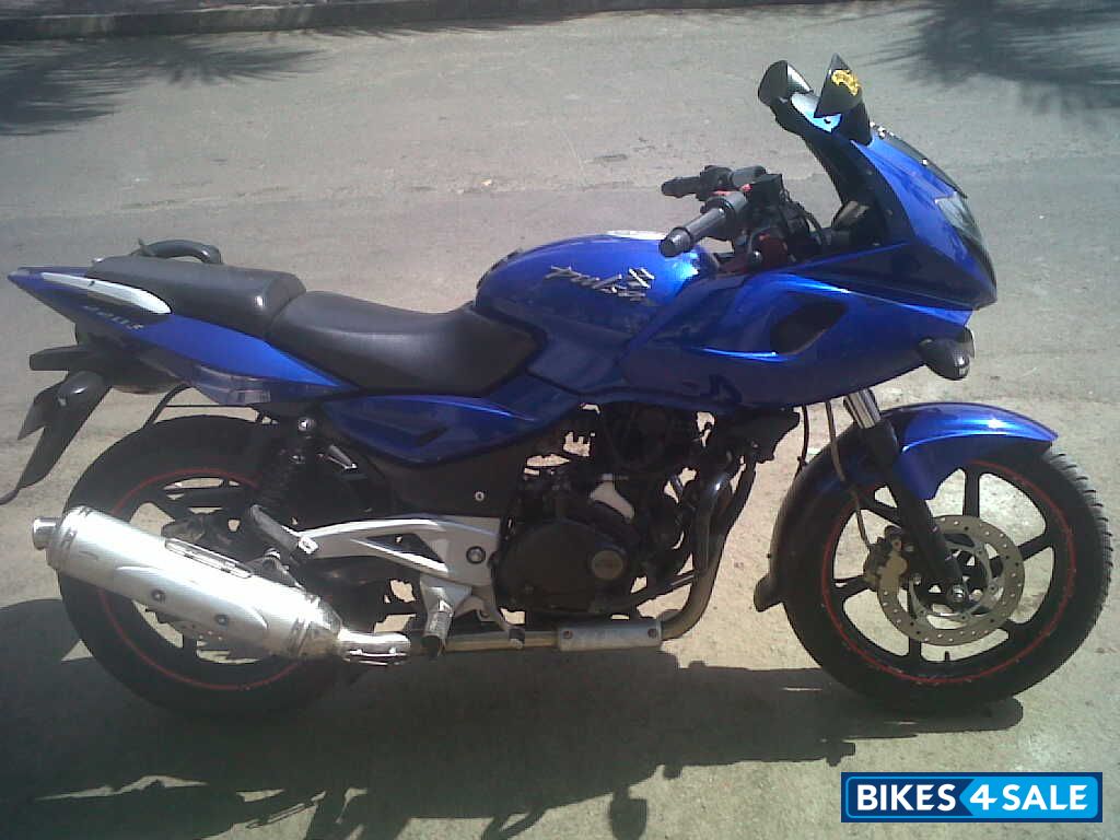 Blue Bajaj Pulsar 220 DTSi Blue Bajaj Pulsar 220 DTSi