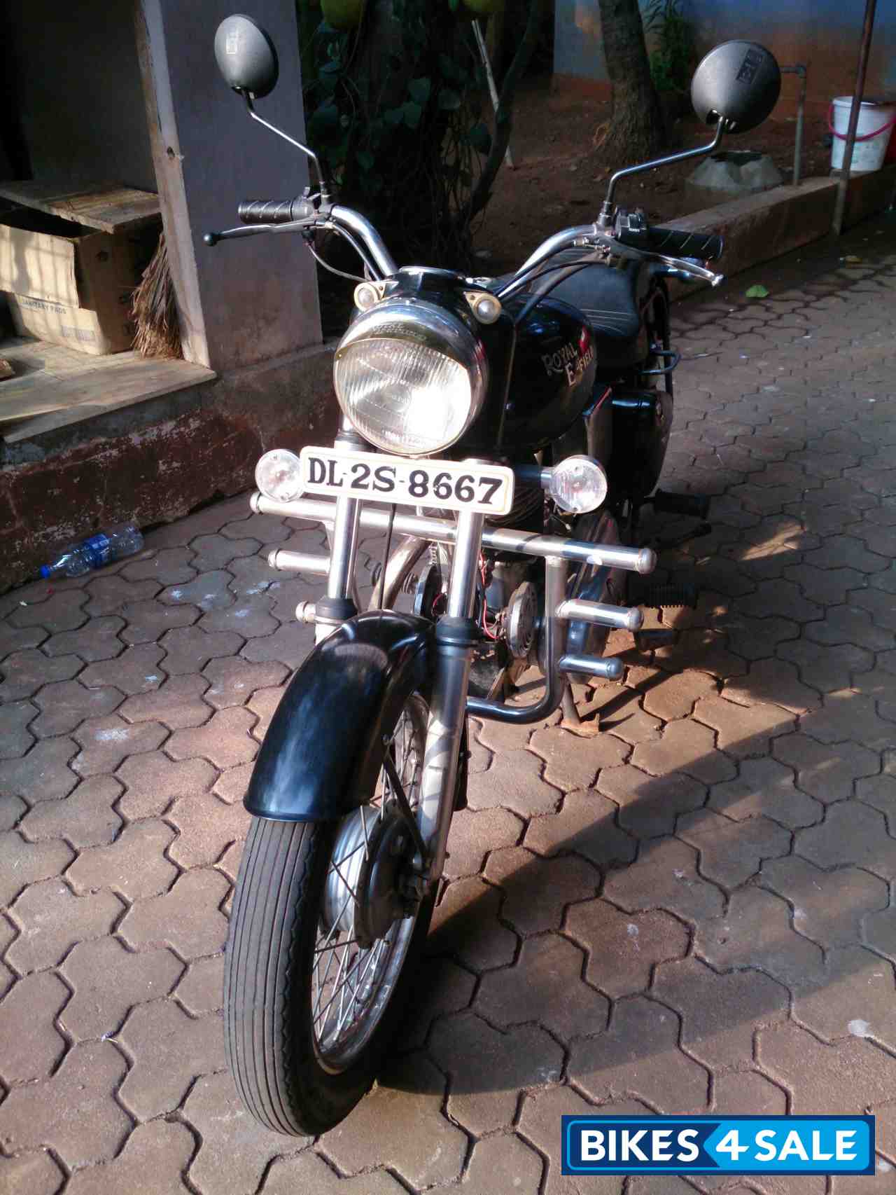 Black Royal Enfield Bullet Standard 350
