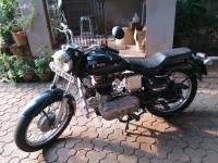 Black Royal Enfield Bullet Standard 350