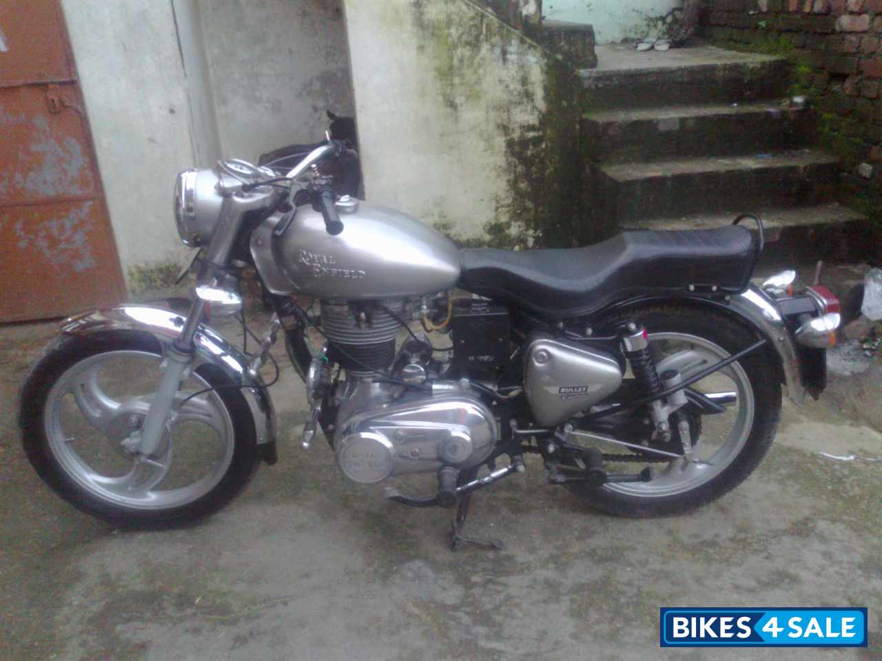 Black Royal Enfield Bullet Standard 350 Black Royal Enfield Bullet Standard 350