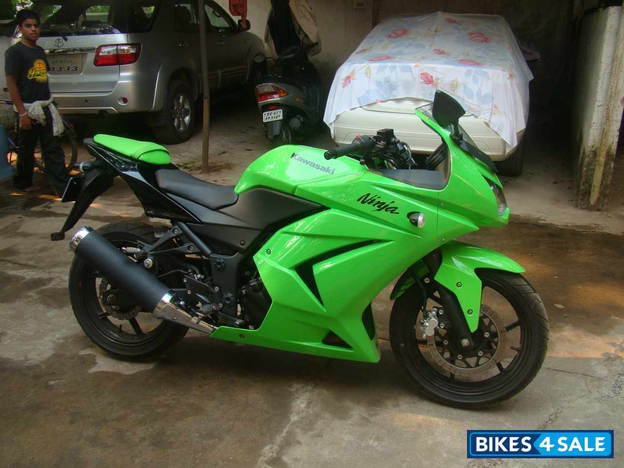 Green Kawasaki Ninja 250R Green Kawasaki Ninja 250R