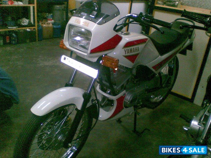 White Yamaha RXZ