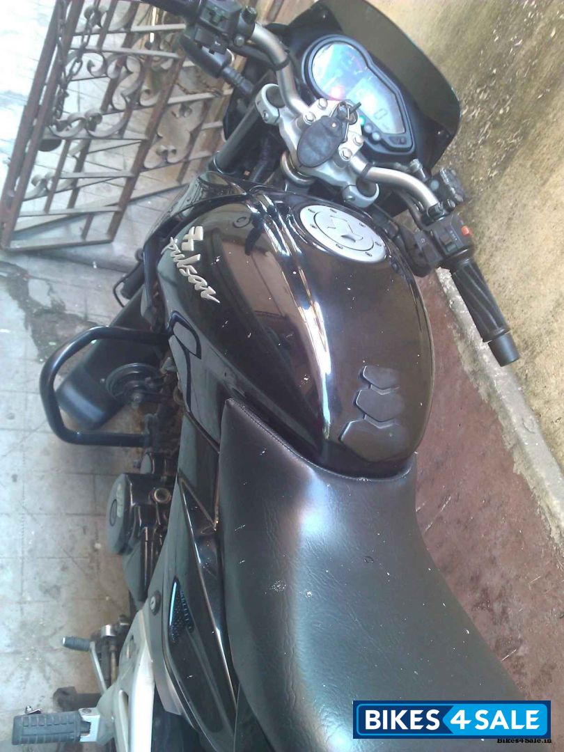 Black Bajaj Pulsar 200 DTSi Black Bajaj Pulsar 200 DTSi