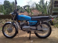 Metallic Blue Yamaha RX 100