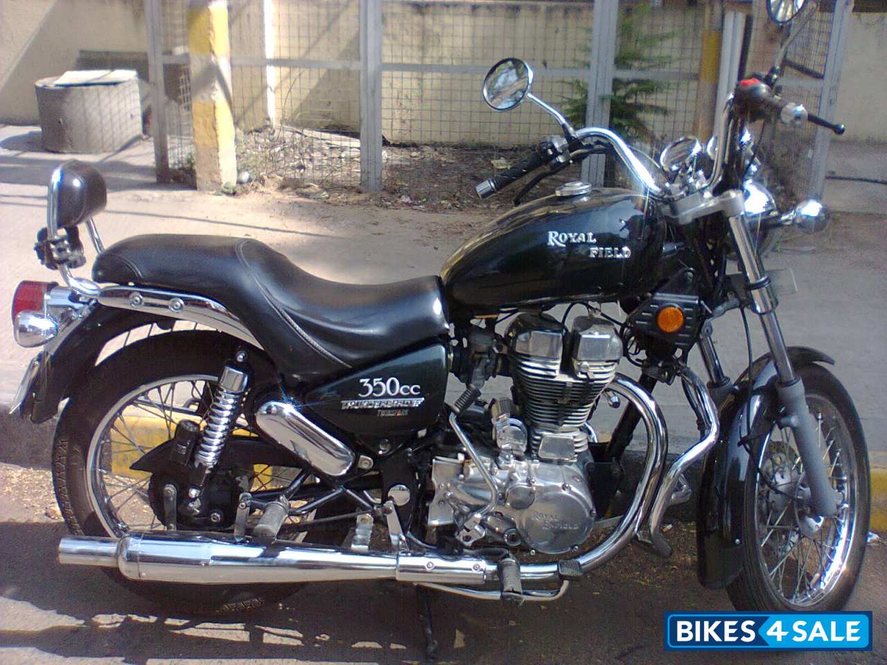 Black Royal Enfield Thunderbird TwinSpark 350