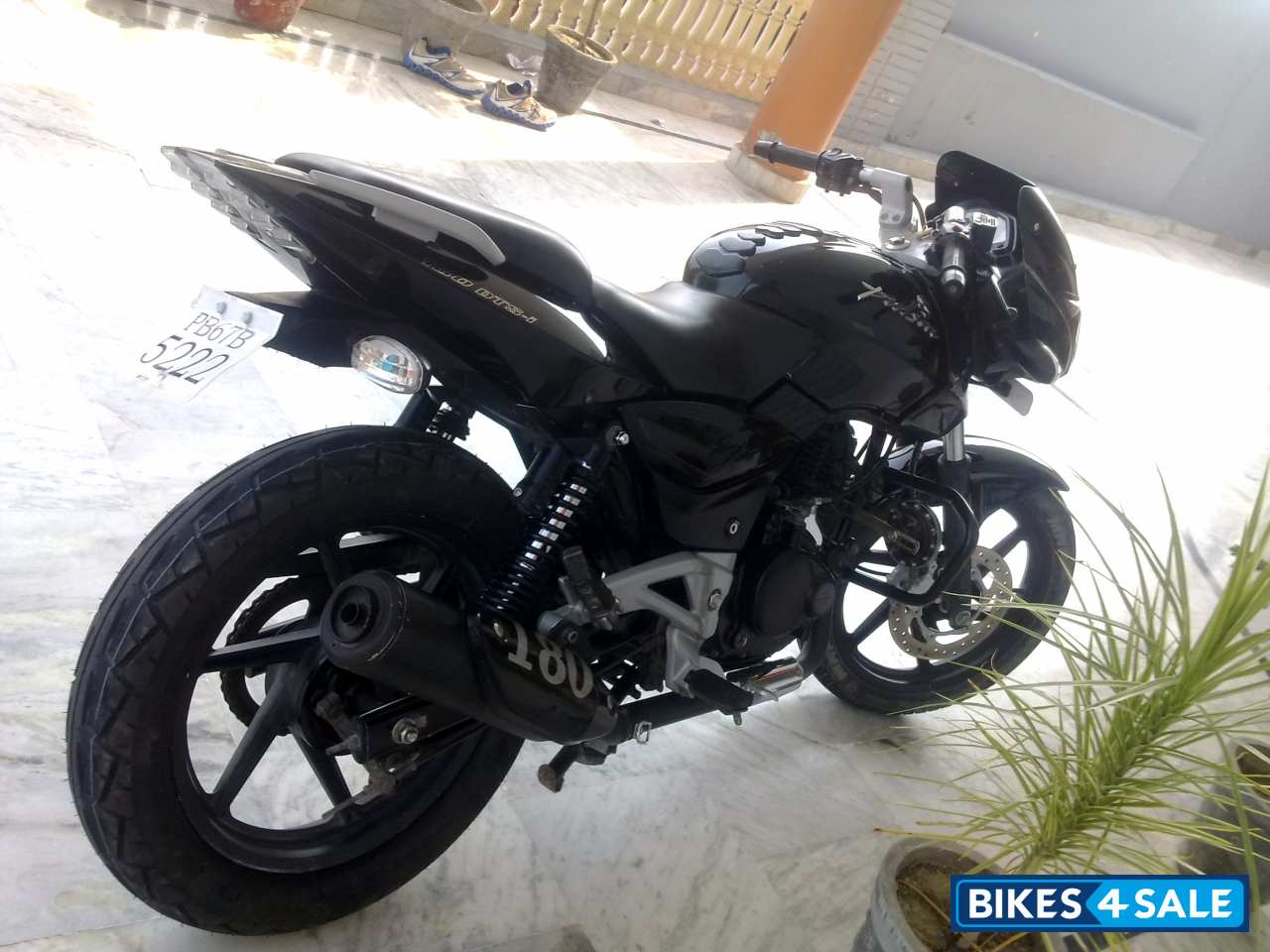 Black Bajaj Pulsar 180 DTSi