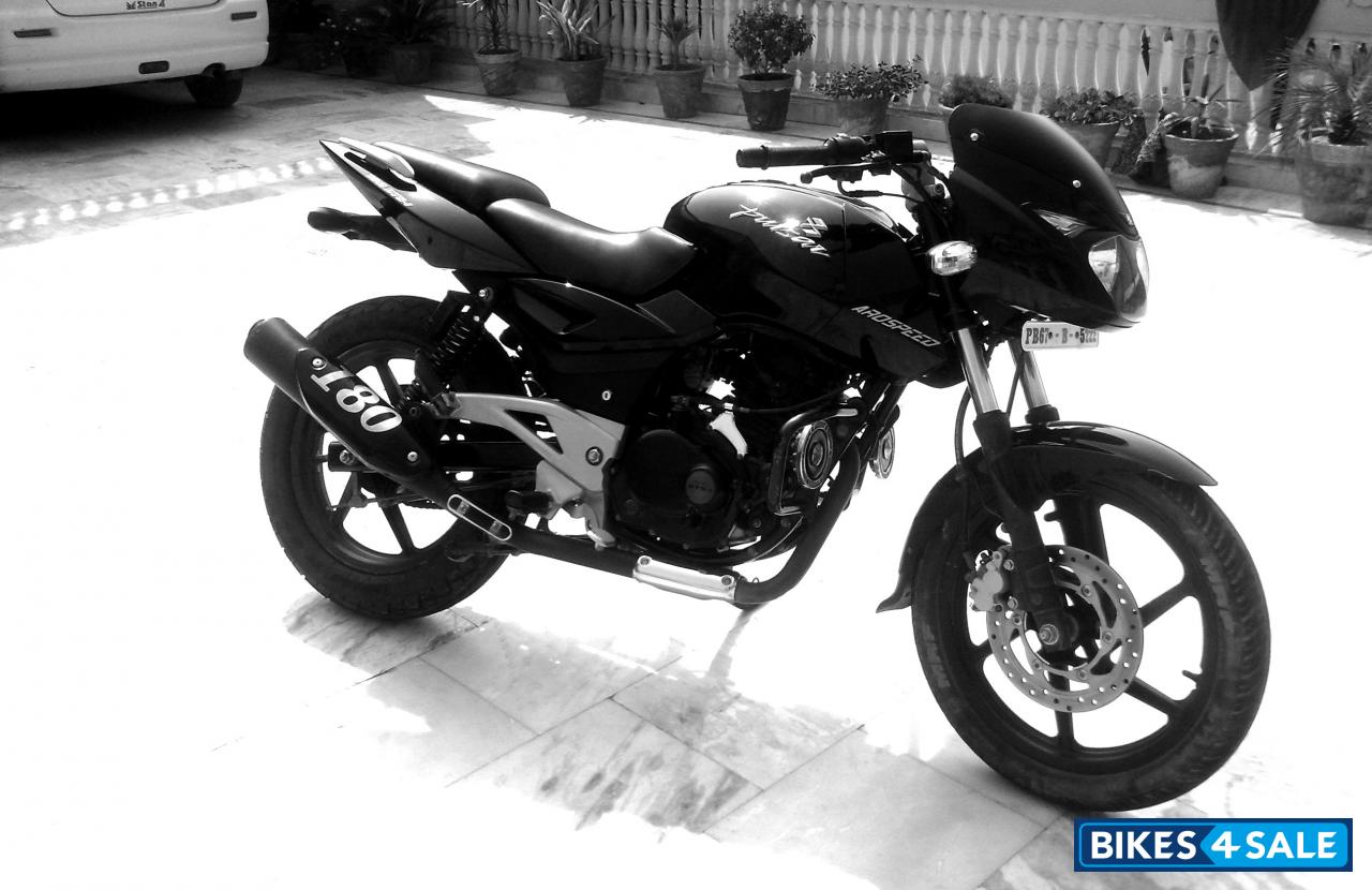 Black Bajaj Pulsar 180 DTSi