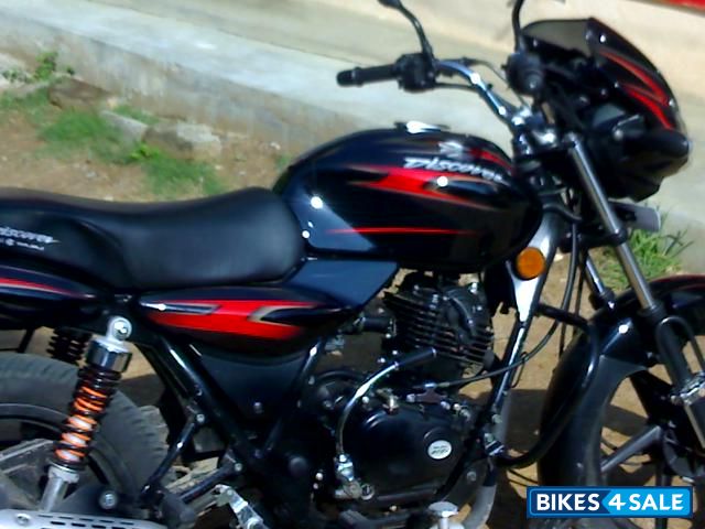 Black Bajaj Discover DTSi 135
