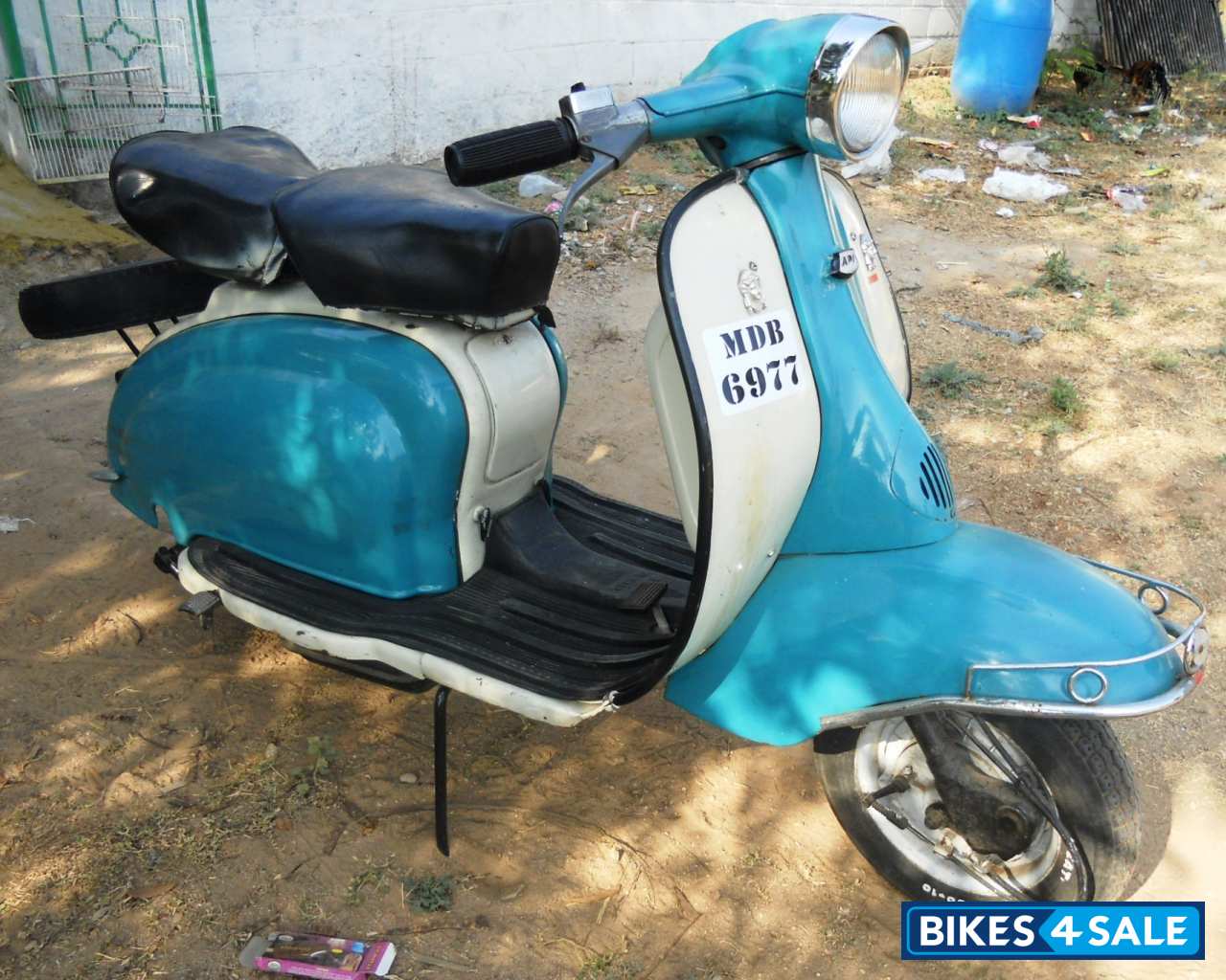 White/light Blue Dual Tone Vintage Scooter Lambretta Innocenti