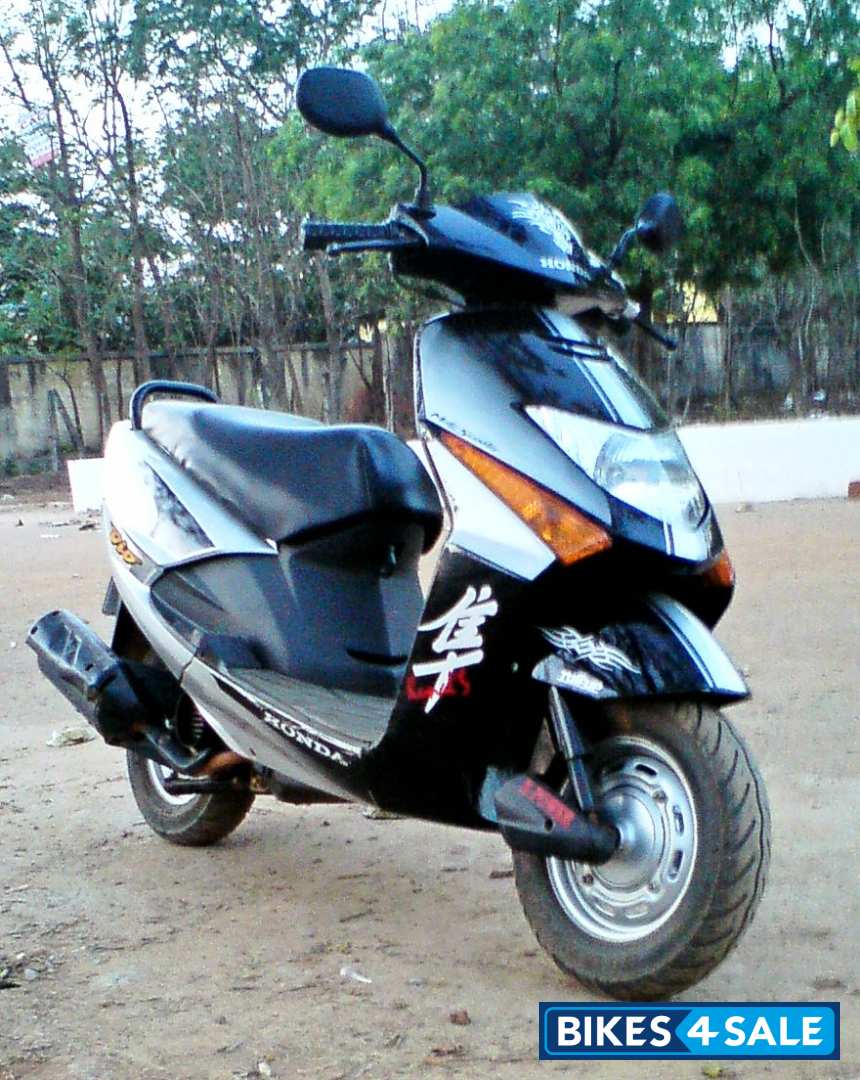 Used 2007 model Honda Dio for sale in Bhubaneshwar. ID 77676. Black