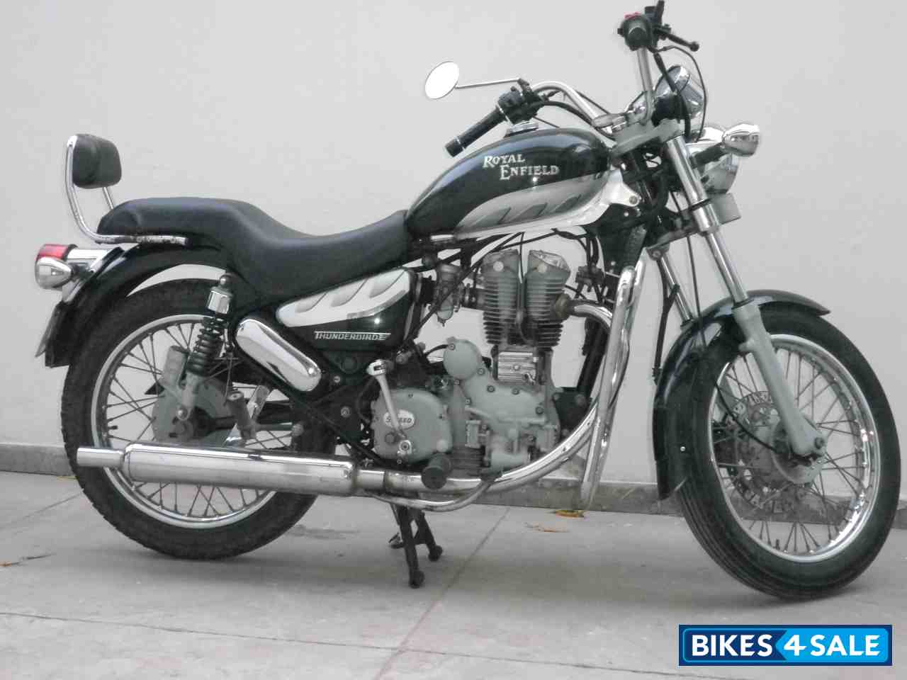 Black/silver Royal Enfield Thunderbird