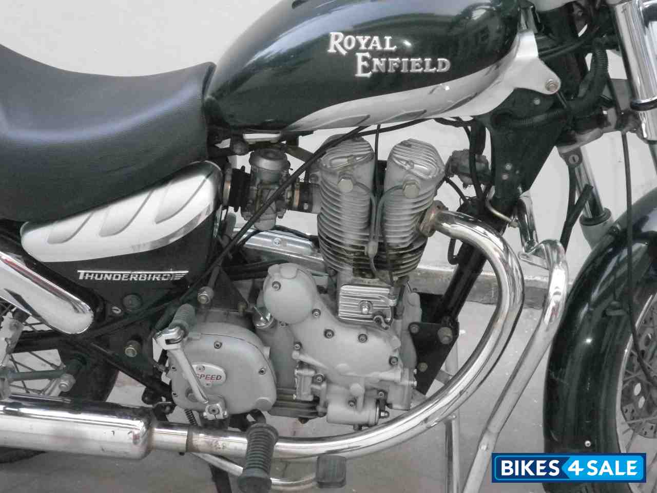 Black/silver Royal Enfield Thunderbird