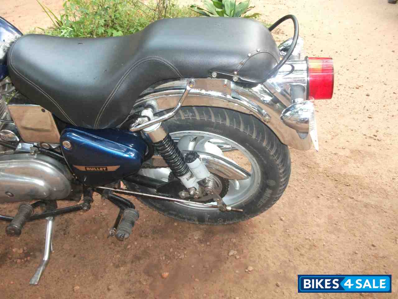 Blue Royal Enfield Bullet Standard 350