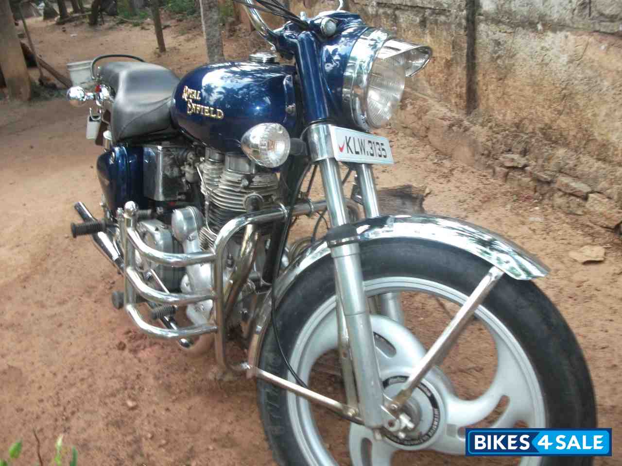 Blue Royal Enfield Bullet Standard 350
