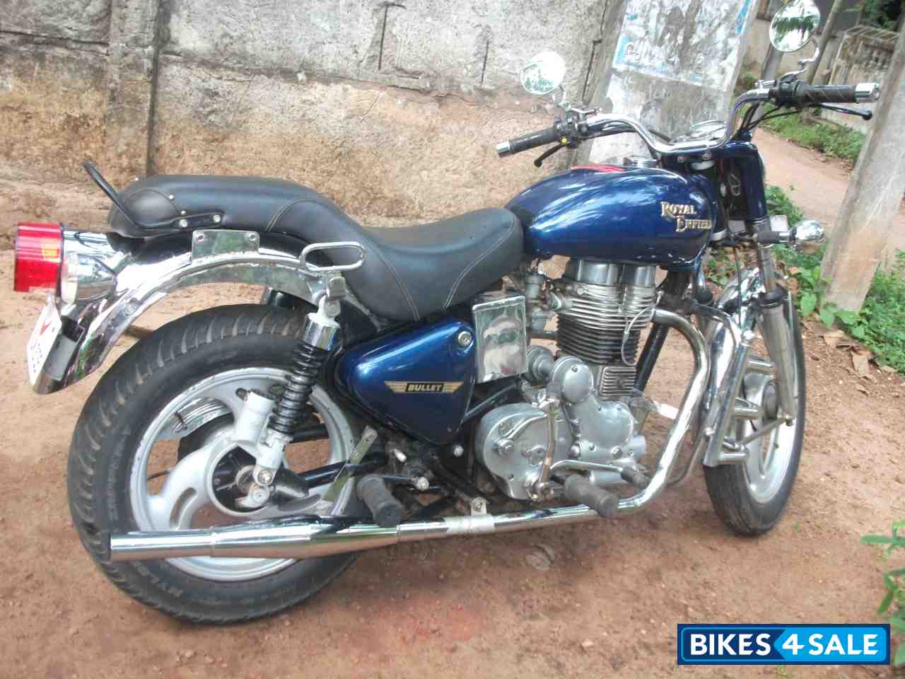 Blue Royal Enfield Bullet Standard 350