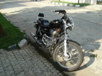 Black Royal Enfield Thunderbird TwinSpark 350