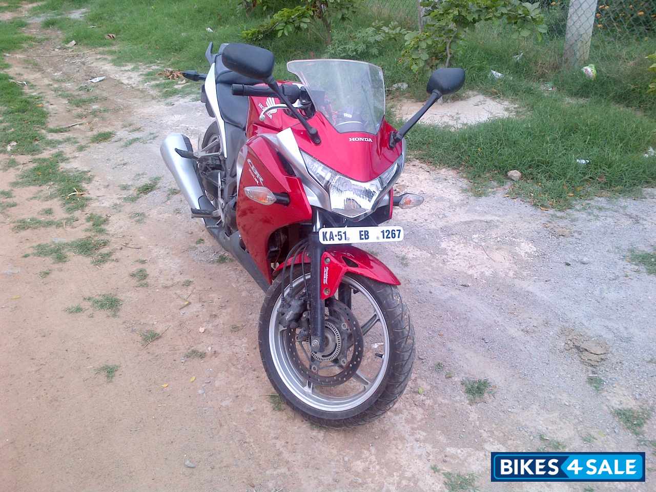 Red Honda CBR 250R