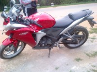 Red Honda CBR 250R