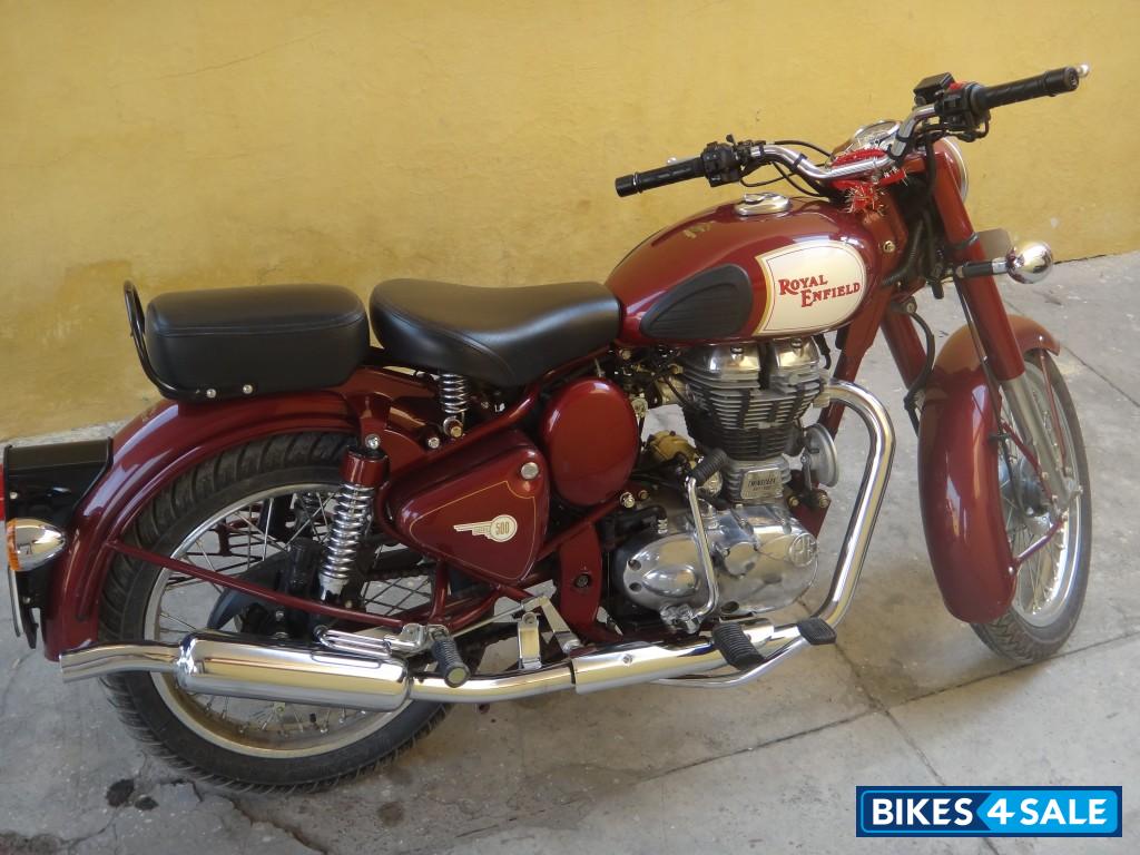 Red Royal Enfield Classic 500
