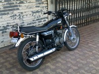 Black Yamaha RX 135