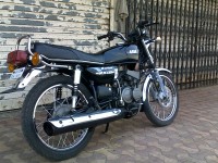Black Yamaha RX 135