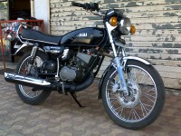 Black Yamaha RX 135