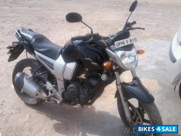 Black Yamaha FZ16