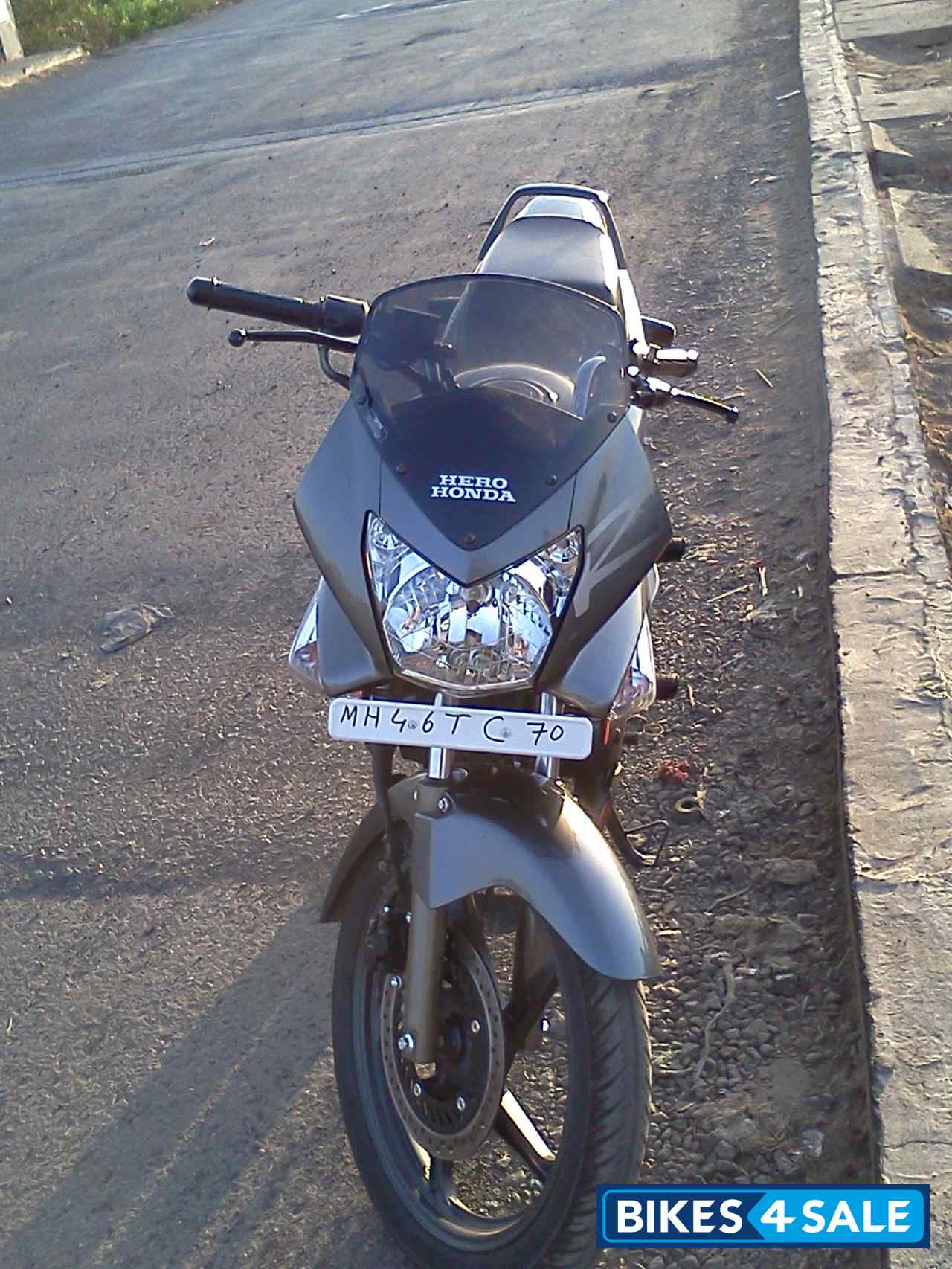 Ebony Grey Hero Karizma R