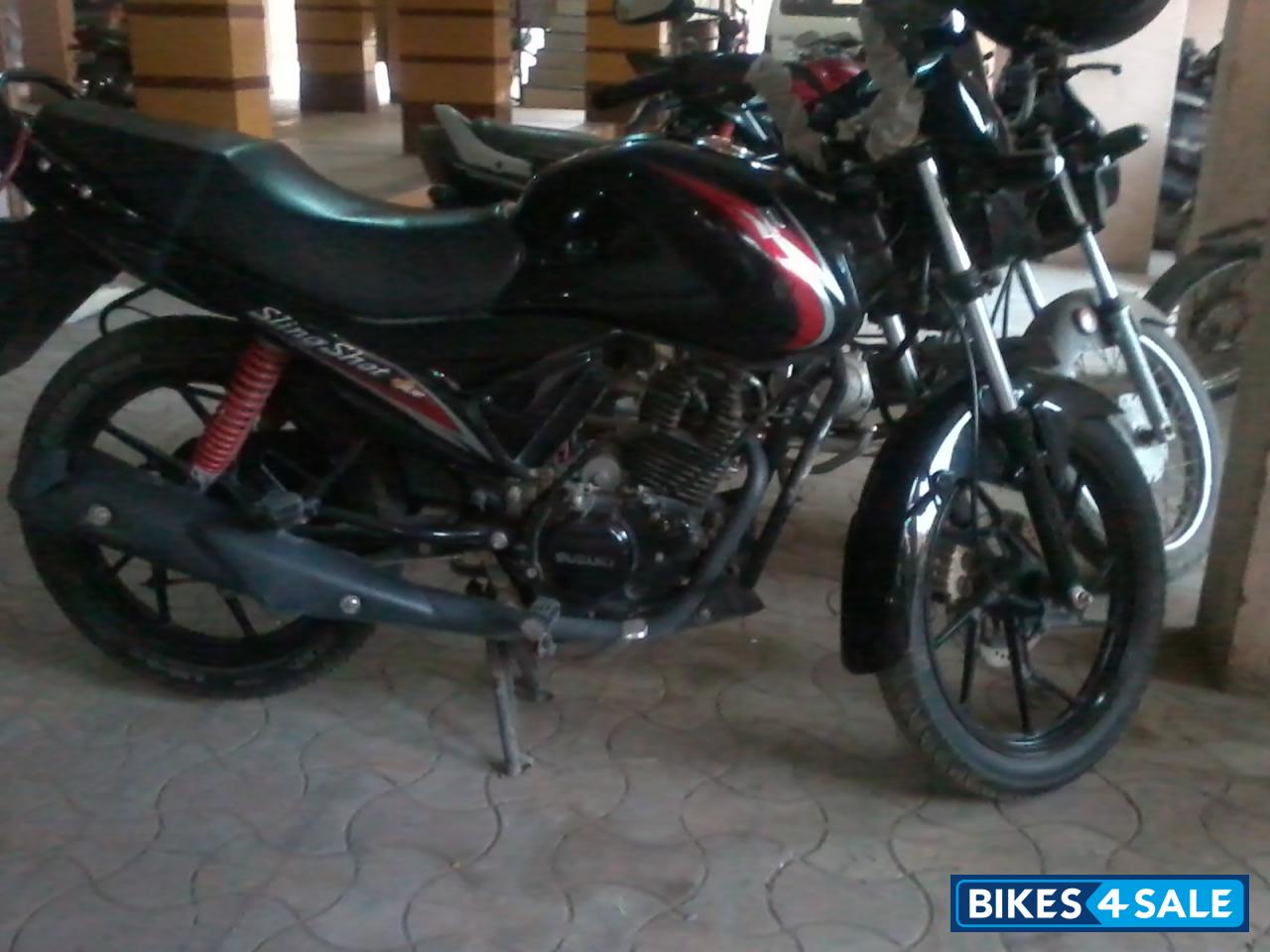Black Suzuki SlingShot Plus