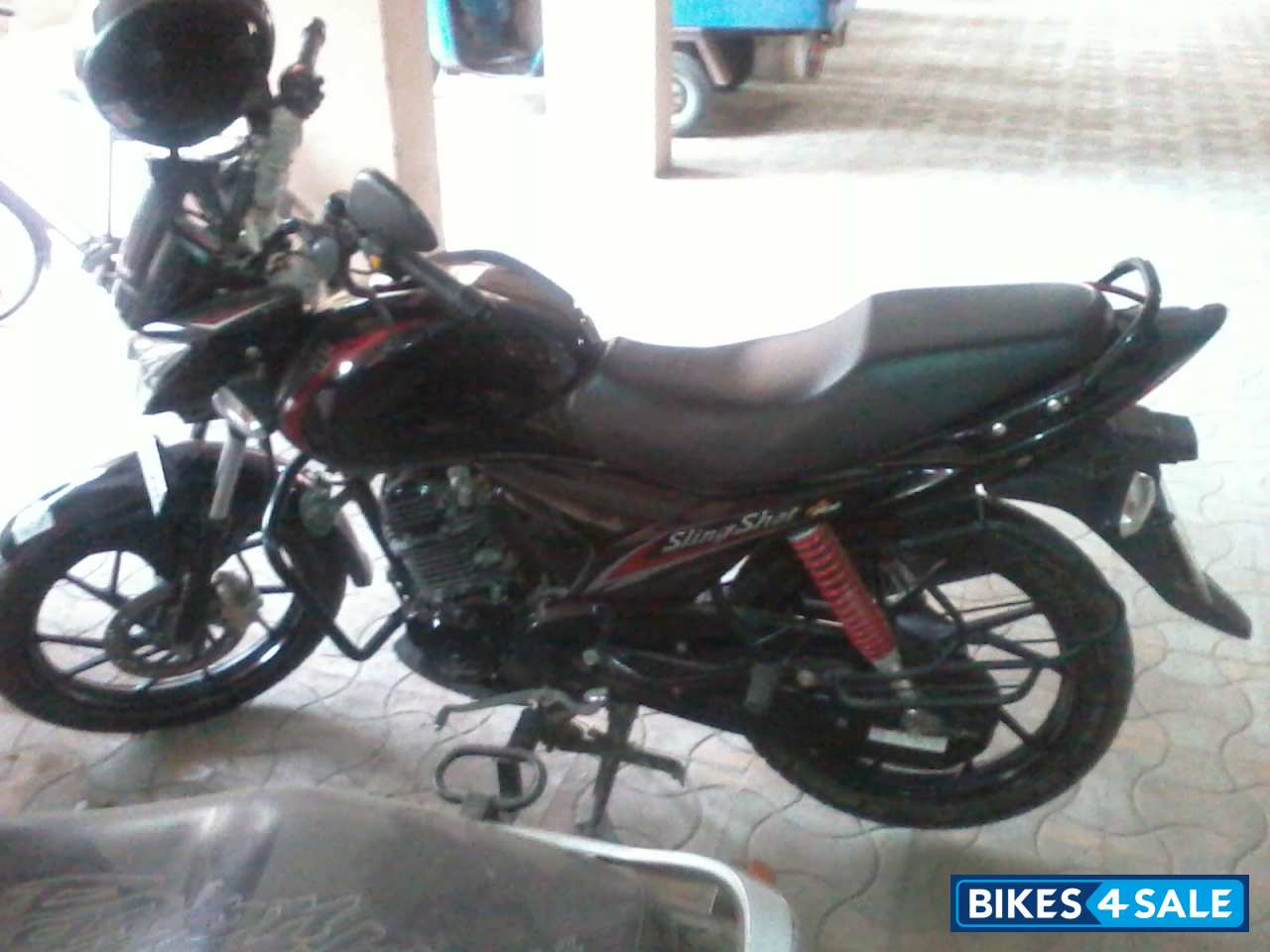 Black Suzuki SlingShot Plus