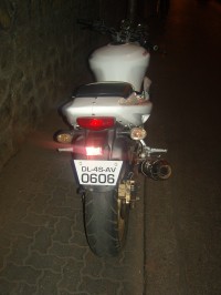 White Hyosung GT250R Comet