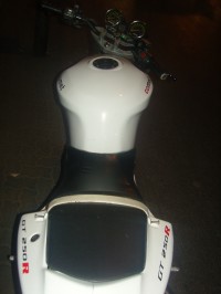 White Hyosung GT250R Comet