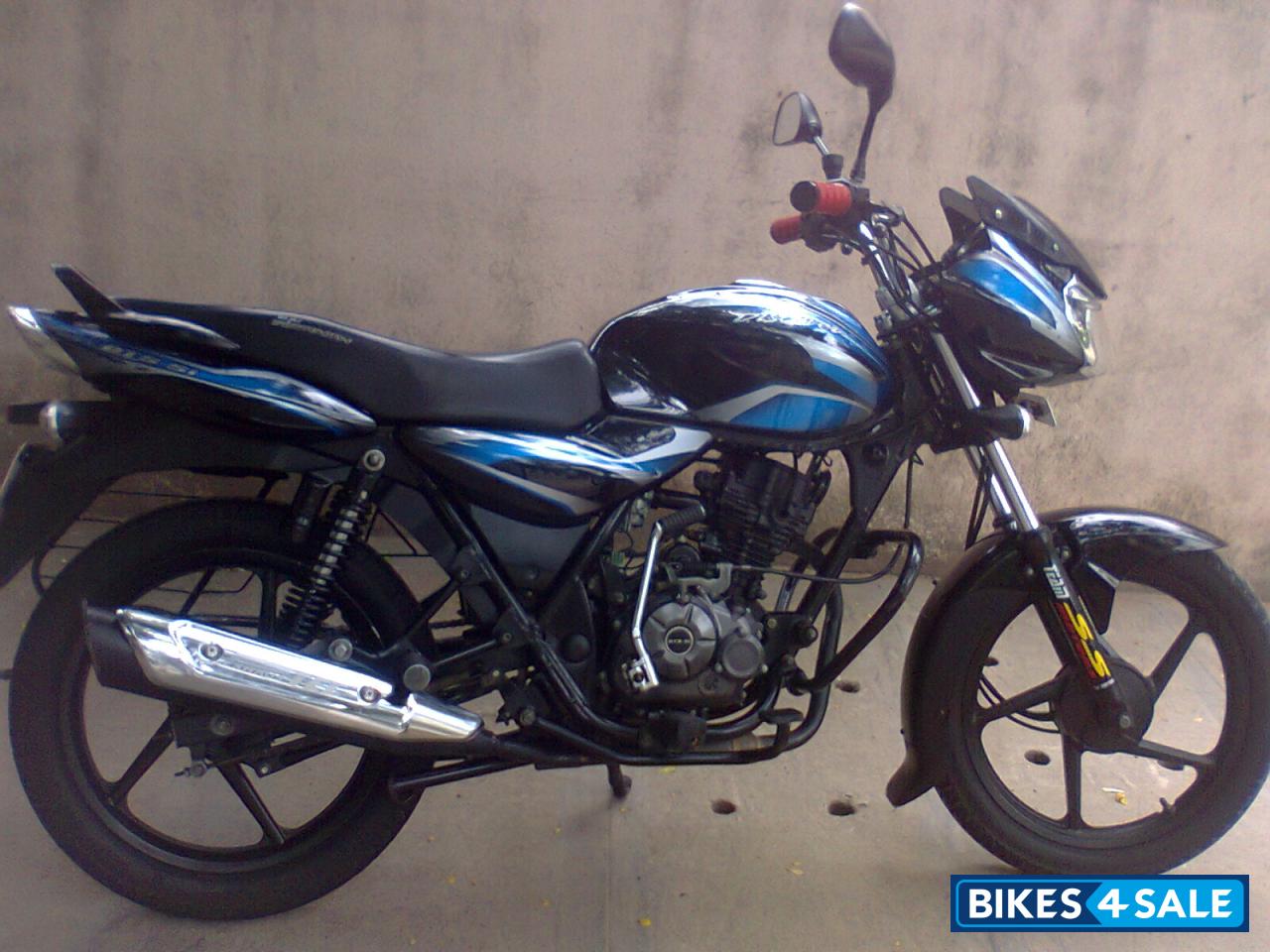 Black Bajaj Discover 100 DTS-Si