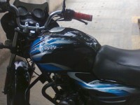 Black Bajaj Discover 100 DTS-Si