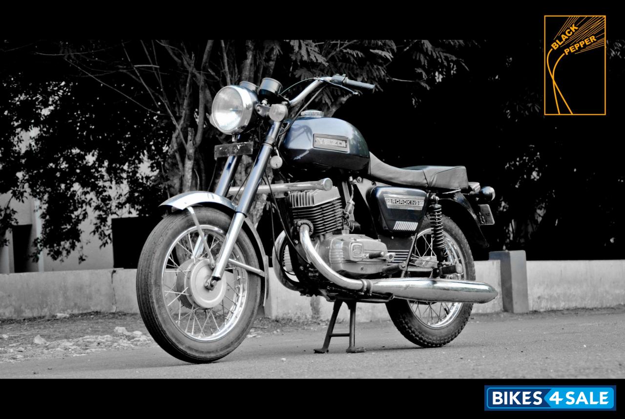 Ideal Jawa Yezdi RoadKing