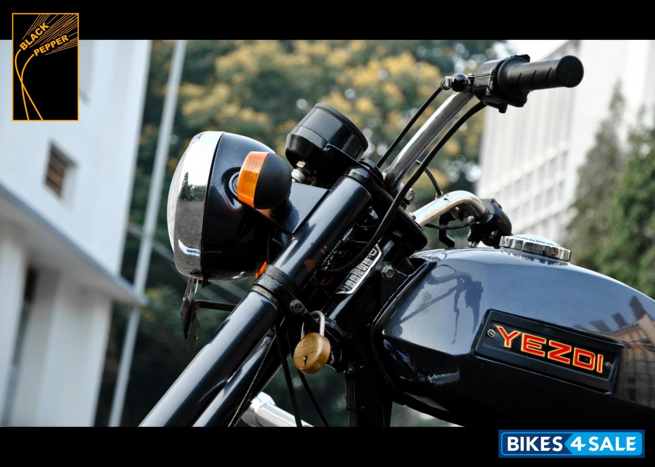 Ideal Jawa Yezdi RoadKing