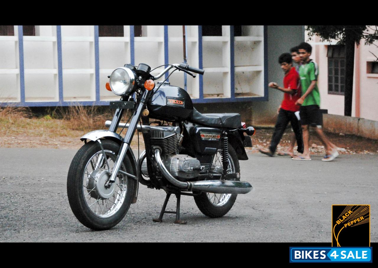 Ideal Jawa Yezdi RoadKing