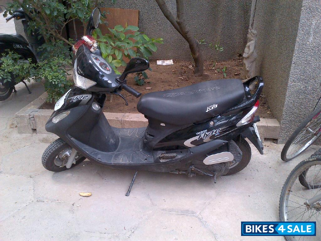 Black Mahindra Flyte