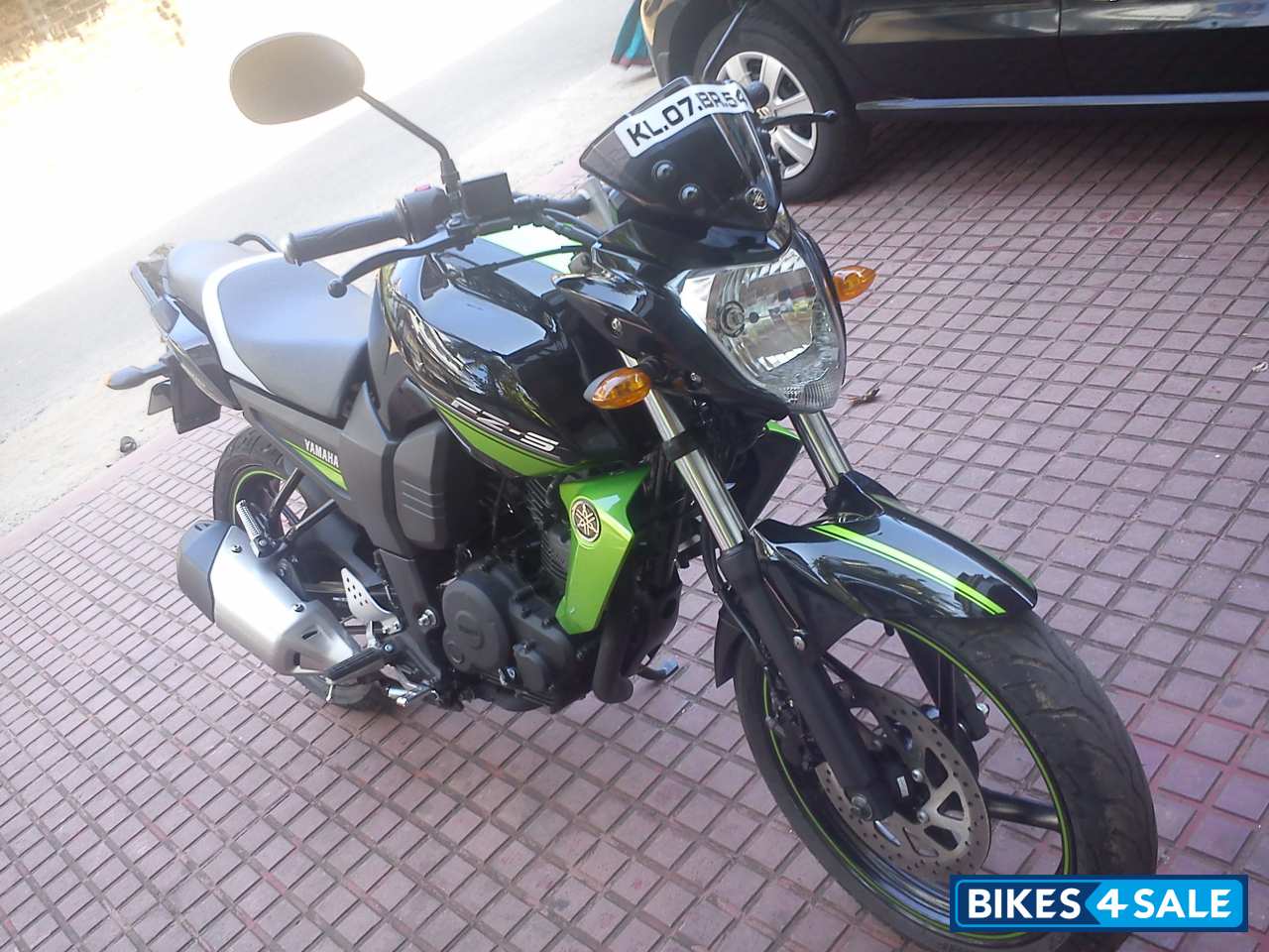 Black Green Yamaha FZ-S