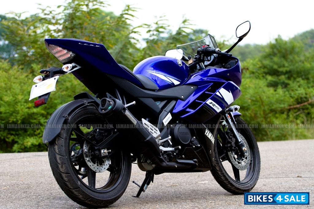 Blue Yamaha YZF R15 V2