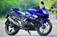 Blue Yamaha YZF R15 V2