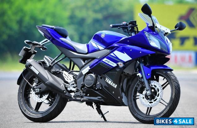 Blue Yamaha YZF R15 V2 Blue Yamaha YZF R15 V2