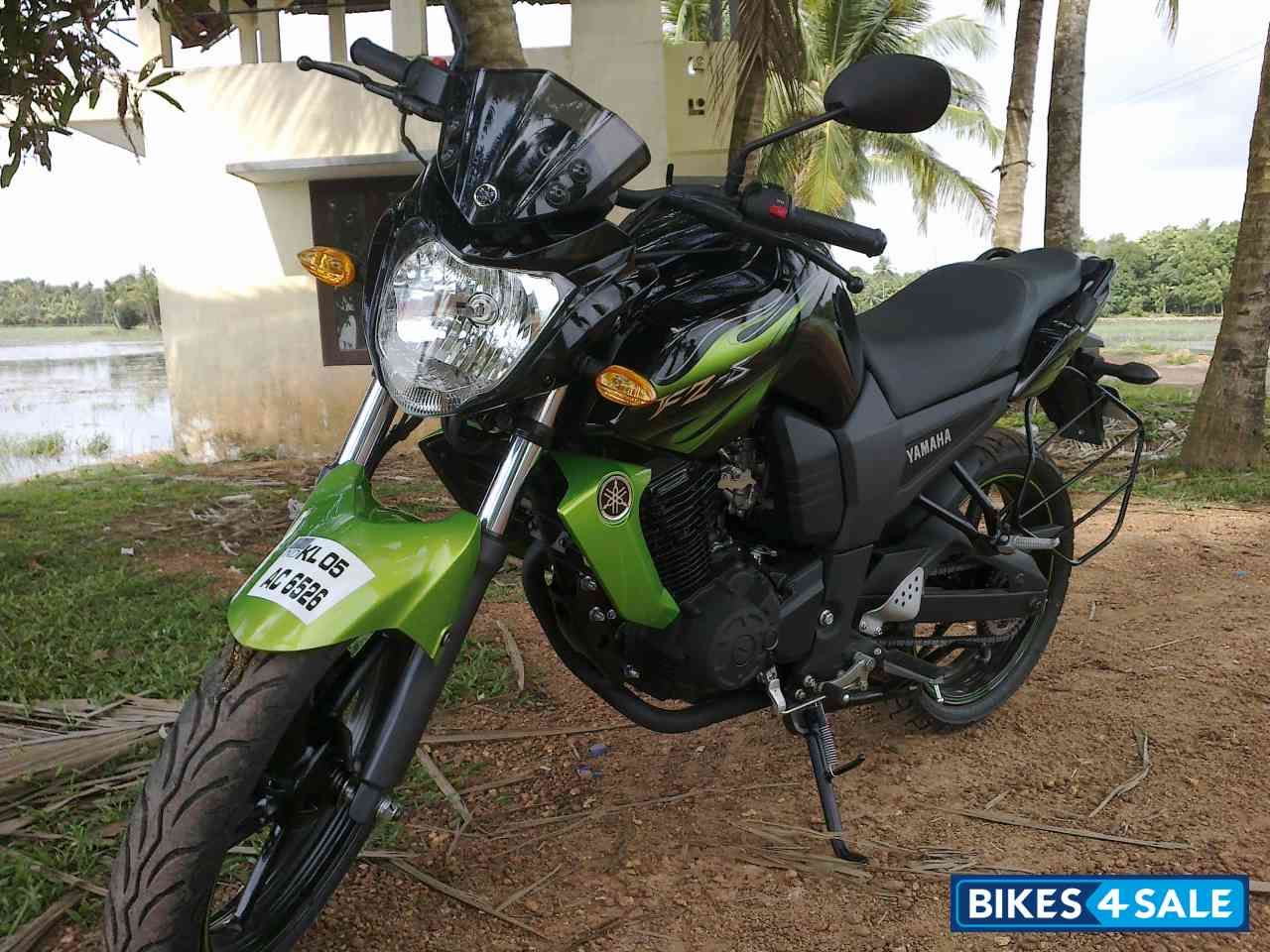 Black And Green Yamaha FZ-S