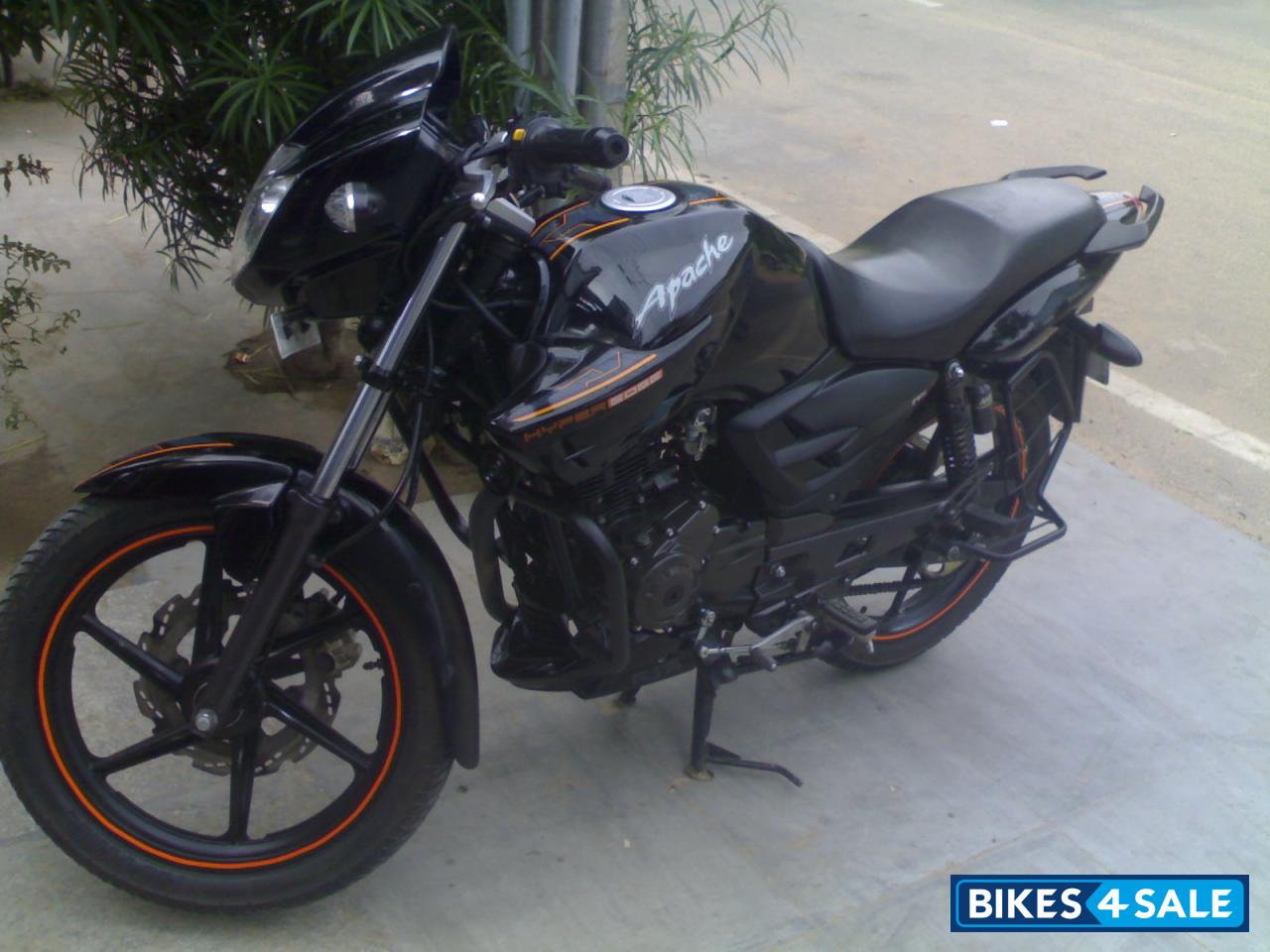 Black TVS Apache RTR 160