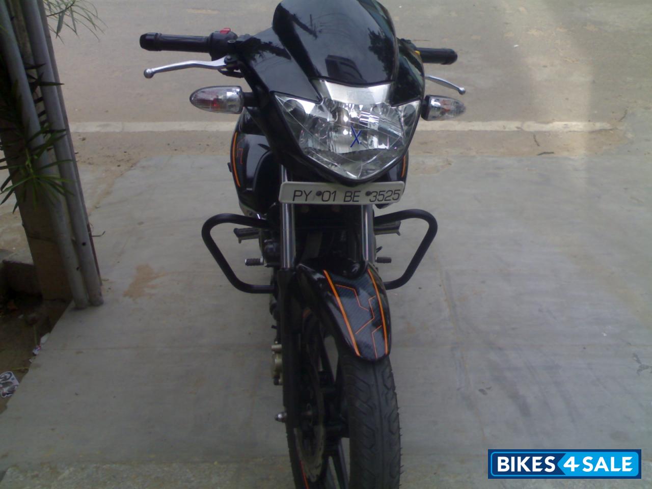 Black TVS Apache RTR 160